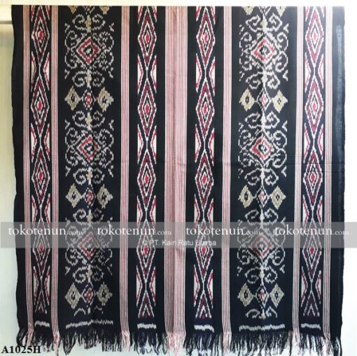 Jual Kain Tenun Ikat Motif NTT A701A | TOKOTENUN.com